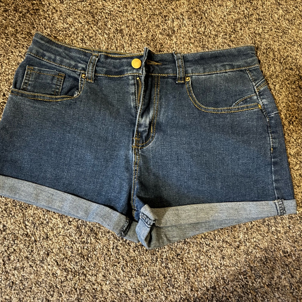 Amazon brand high waisted shorts size medium